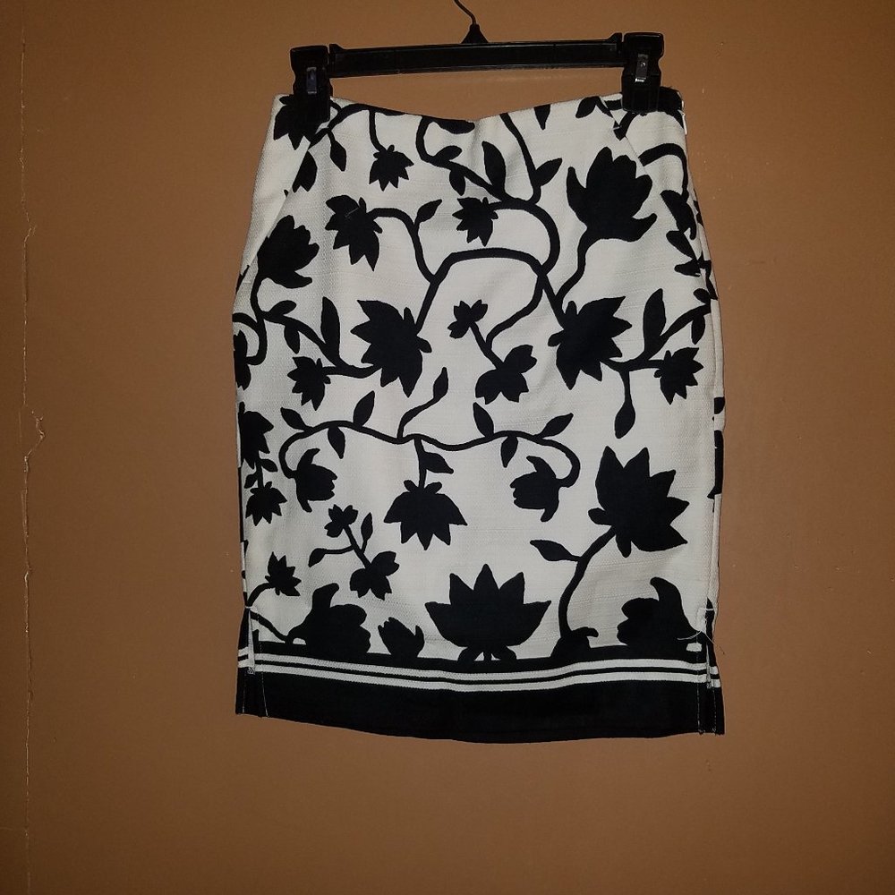 $69 LOFT Sz. 0-PETITE WHITE/BLACK SKIRT NEW W/TAGS